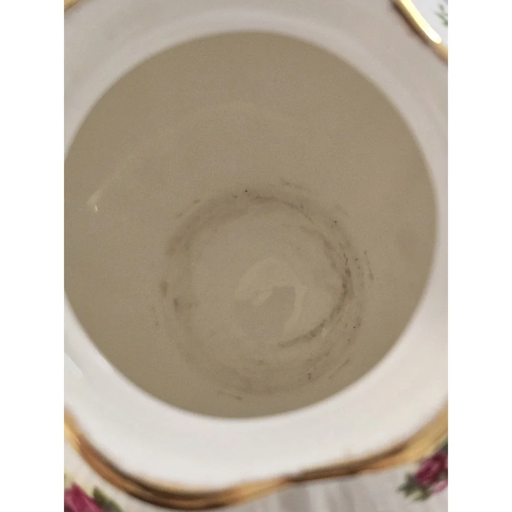 Royal Albert Old Country Roses Chelsea Vase With Lid